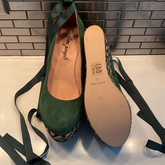 Free people like new size 38 - Picture 2 of 3